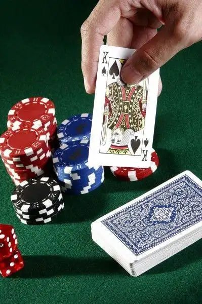 PG Soft Pragmatic Play slot game reels spinning 13win တွင် ကစားနေပုံ